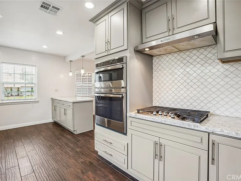 3816 S Victoria Ave — Photo 14