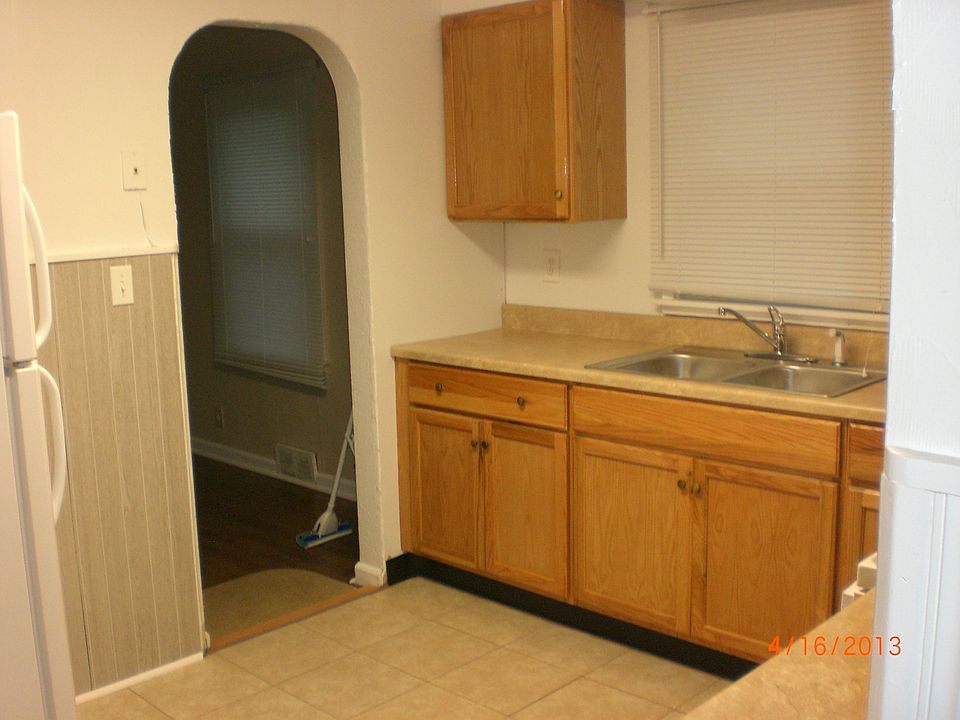1st image of 4453 W Hillcrest Ave