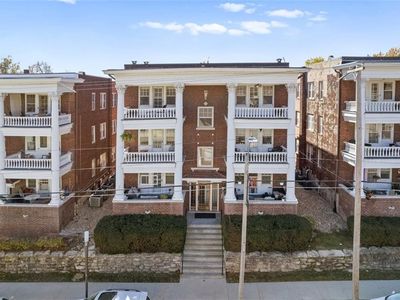 311 E 43rd St APT 3W, Kansas City, MO, 64111