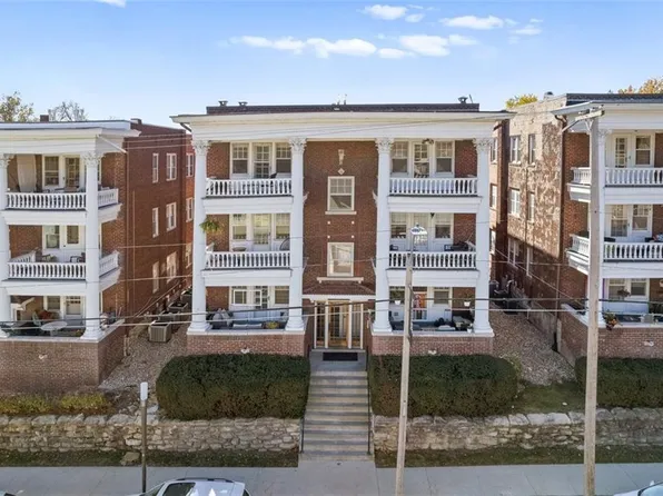 311 E 43rd St APT 3W, Kansas City, MO 64111