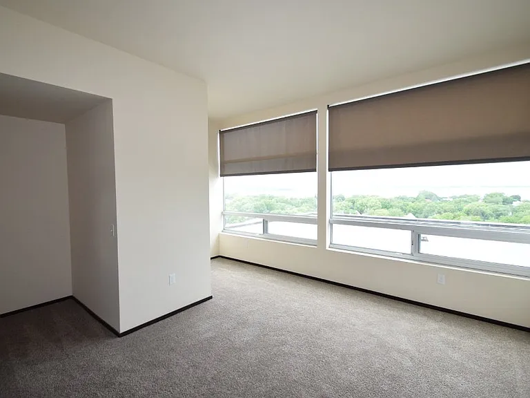 Galaxie High Rise Apartments — Photo 212