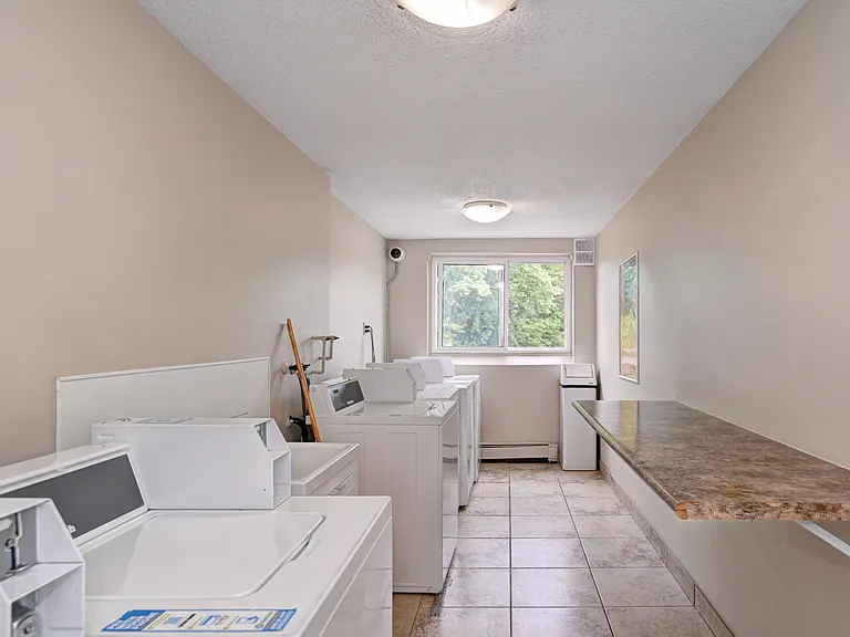255 Belsyde Ave E — Photo 22