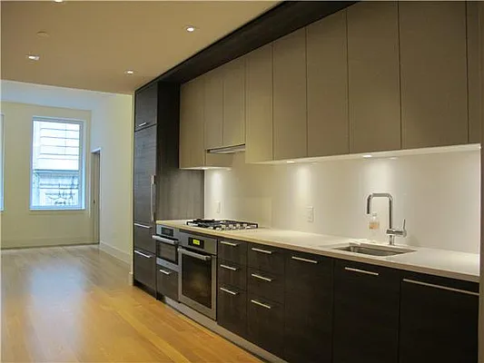 Rented by 212 Consulting Corp | media 43