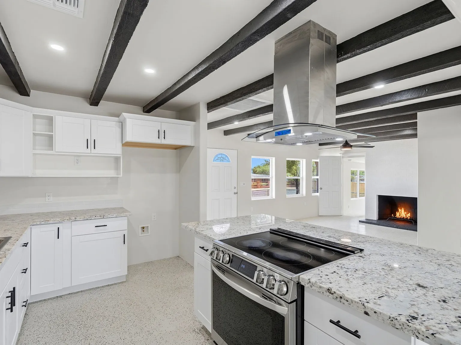 5 bed, 2127 sqft, $3,495 — Photo 3