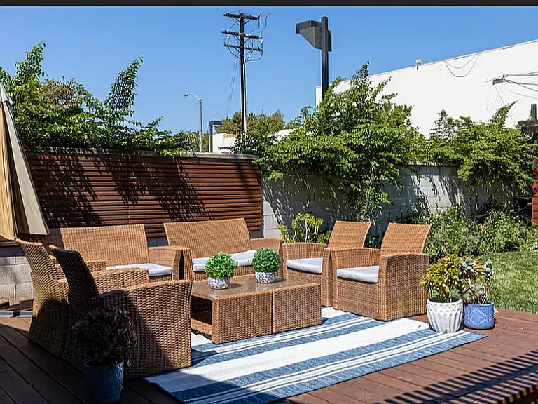 125 E Alvarado St — Photo 11