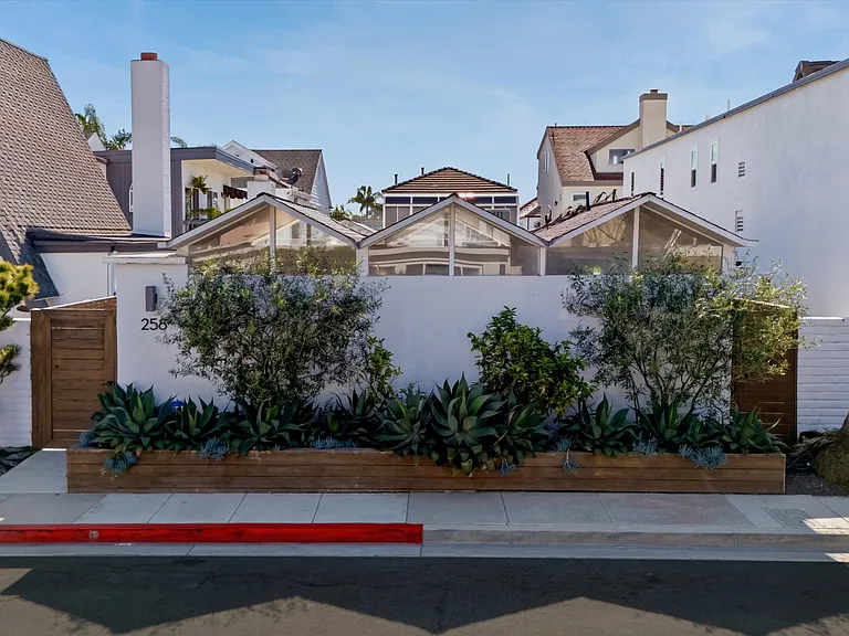 258 Walnut St — Photo 28