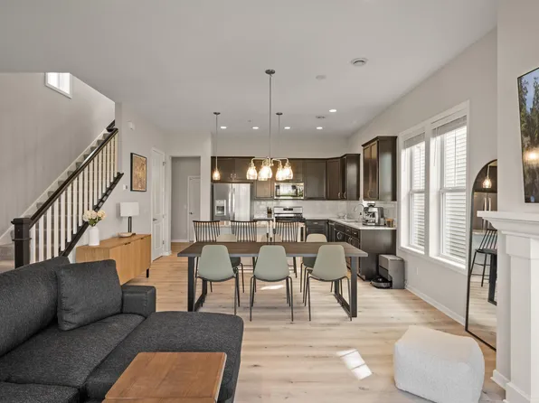 8120 Arrowwood Ln N, Maple Grove, MN 55369