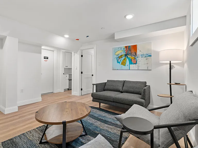 32 Munroe St #1 — Photo 13