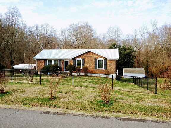 2nd image of 128 W Park Dr