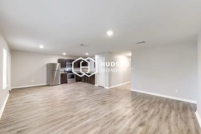 9943 Valley Wind Dr — Photo 3