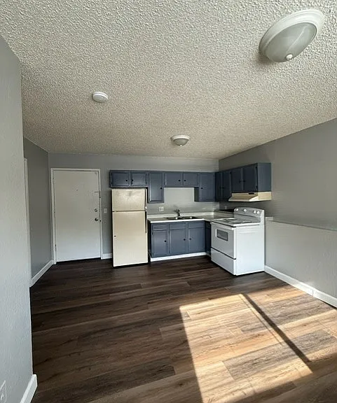 1730 Muldoon Cir #3 — Photo 1