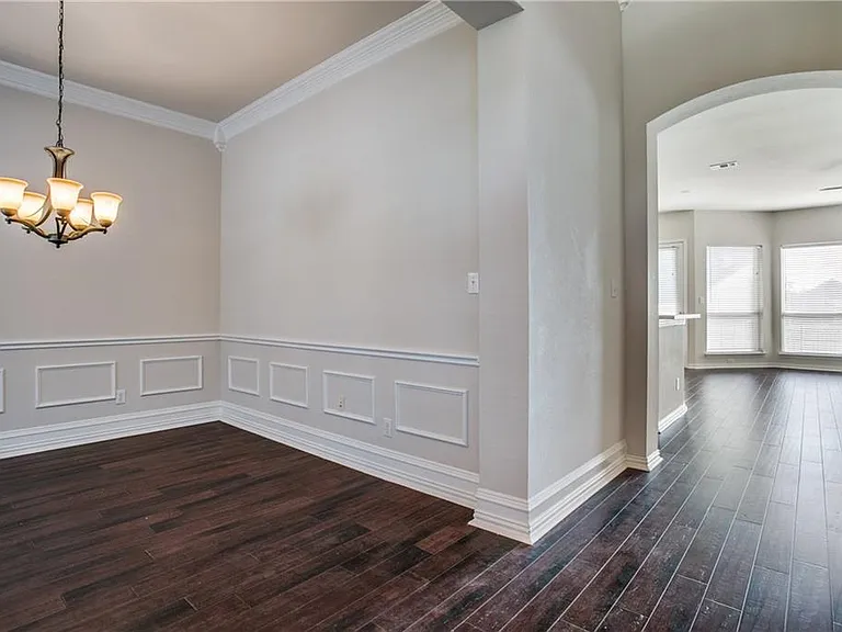4193 Victory Dr — Photo 8