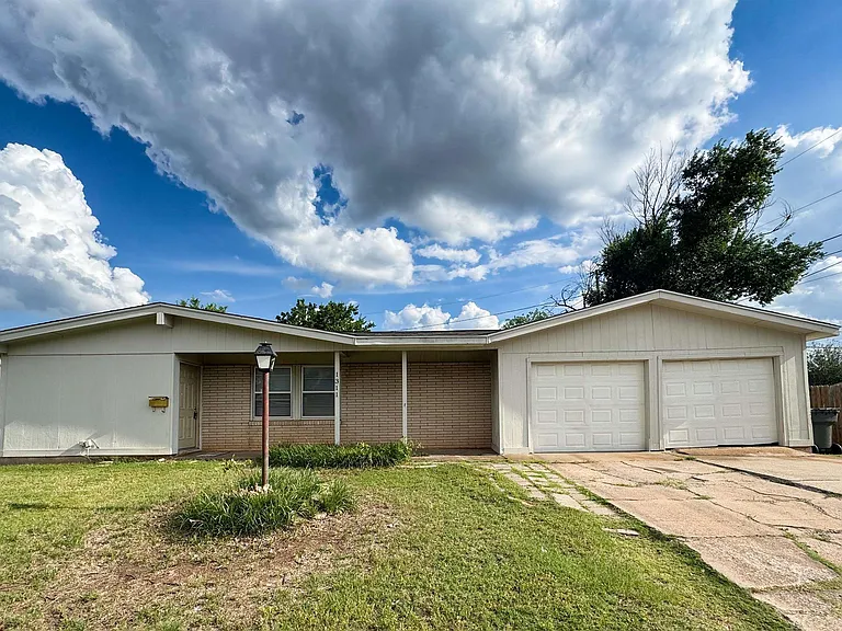 1311 Christine Rd — Photo 1