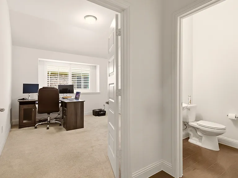 510 Royal Oaks Ln — Photo 9