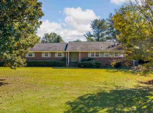 27 Rollingreen Rd, Greer, SC 29651
