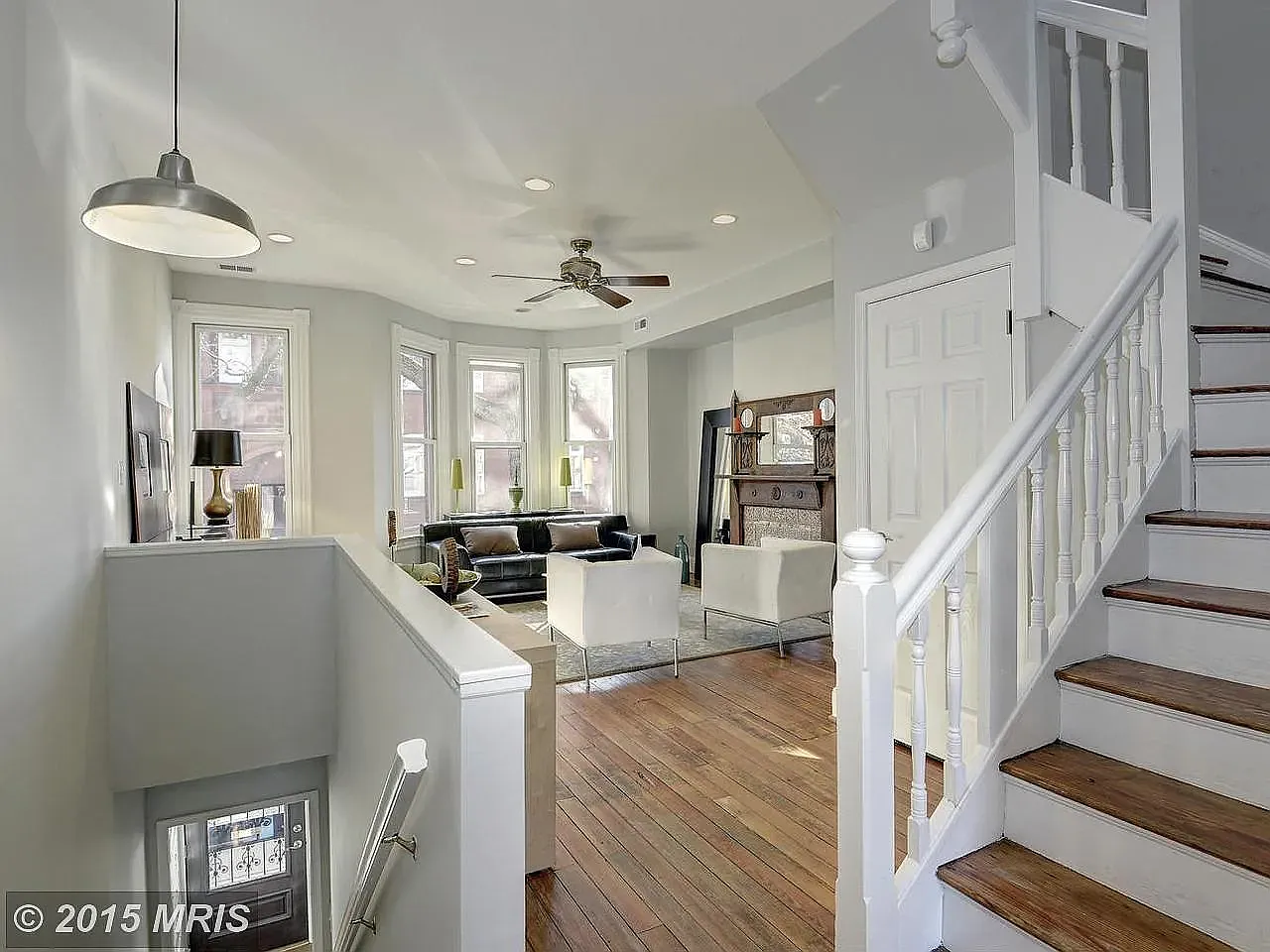 3 bed, 1200 sqft, $3,500 — Photo 2