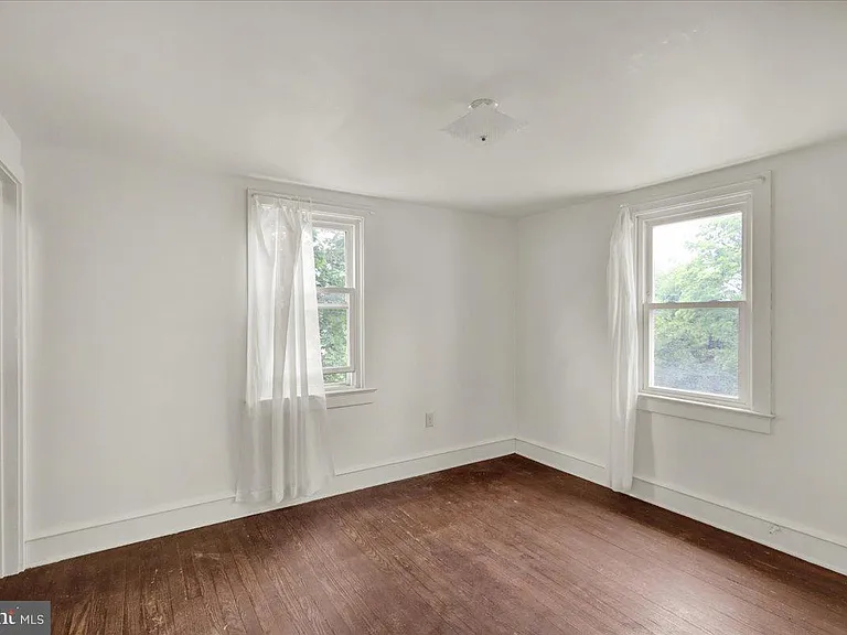 144 E Baumstown Rd — Photo 14