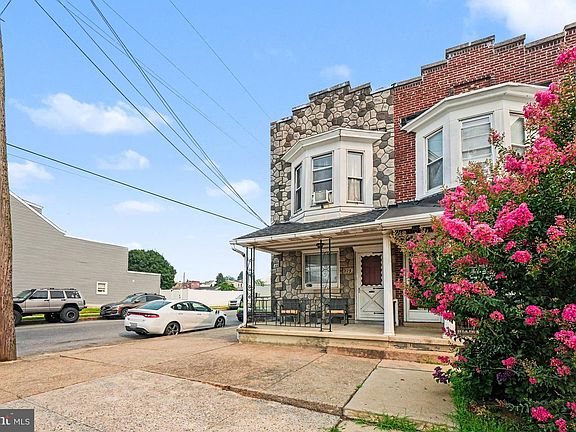 4th image of 229 Upland Ave