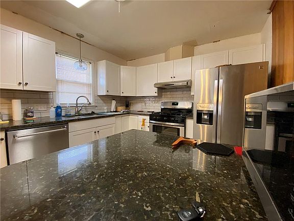 4th image of 110 Merritt Dr