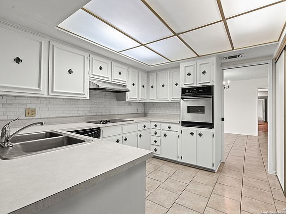 4th image of 3803 BARRINGTON ST #1D