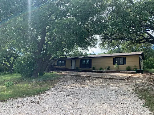 1312 W Avenue D Photo 1