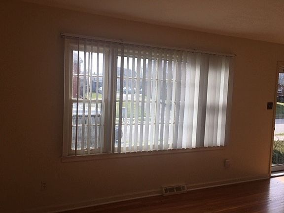 3rd image of 1833 1/2 Marietta Dr