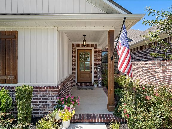 4th image of 10124 Tyrrell Ct