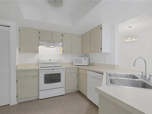 3180 Seasons Way Unit 916, Estero, FL 33928