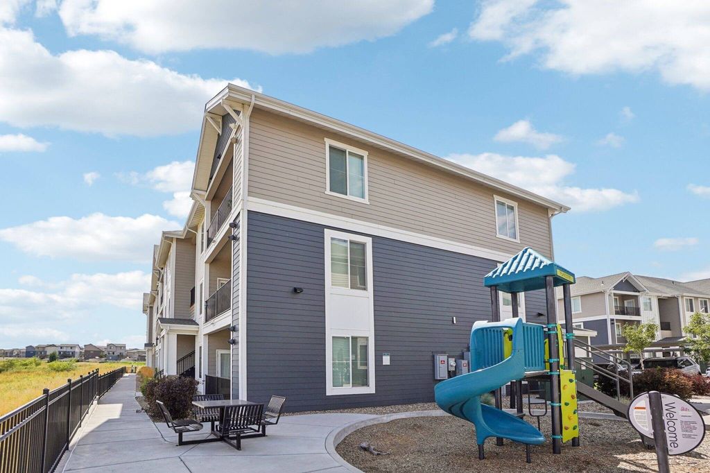 Connect at First Creek apartments in Denver