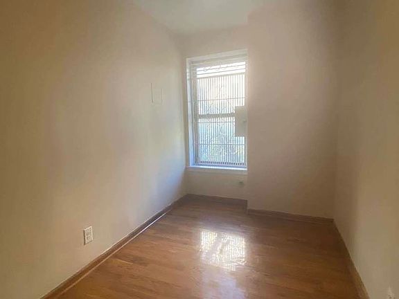 4th image of 132 Saint Marks Pl APT 3