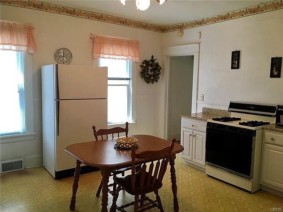 5th image of 1529 Saint Vincent St