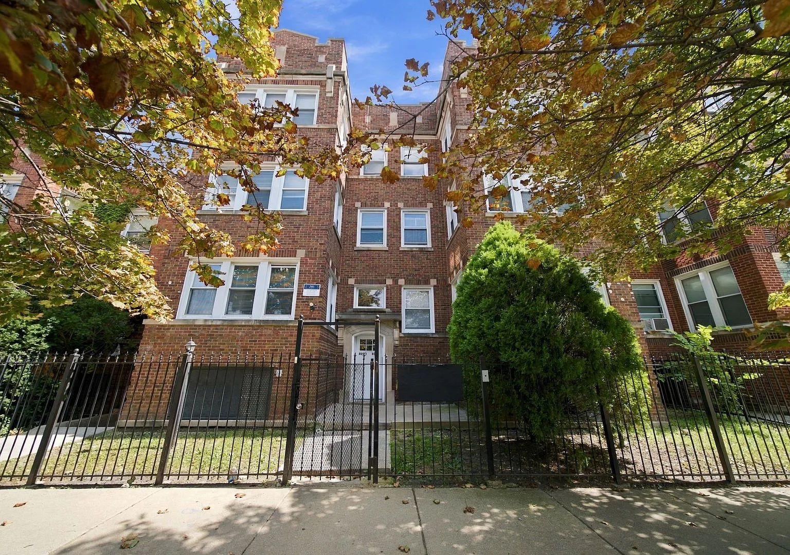 8007 S Carpenter St — Photo 2