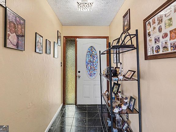 4th image of 722 Mundys Mill Rd