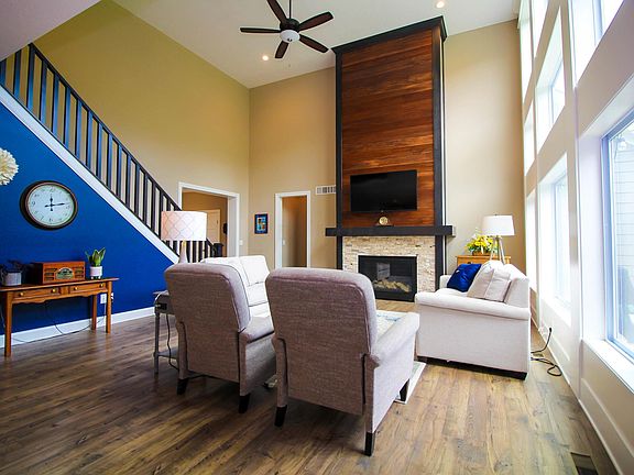 5th image of 345 Larkspur Dr