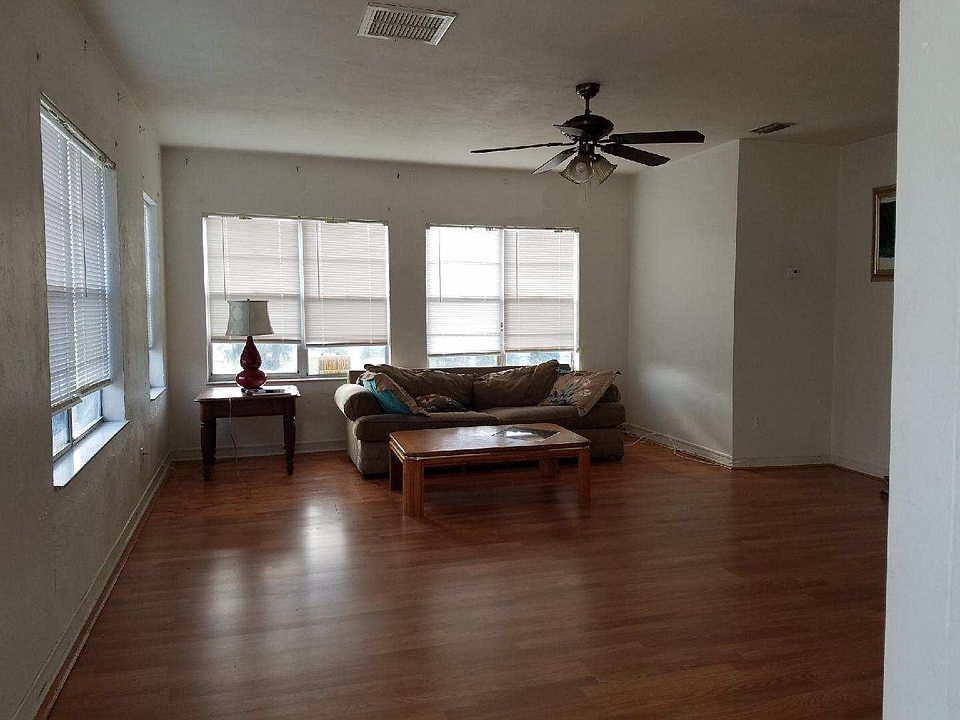 1st image of 440 N Peninsula Dr