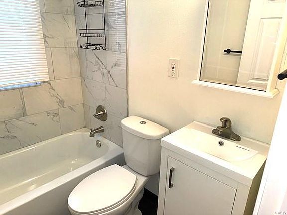 3rd image of 10072 Ashbrook Dr