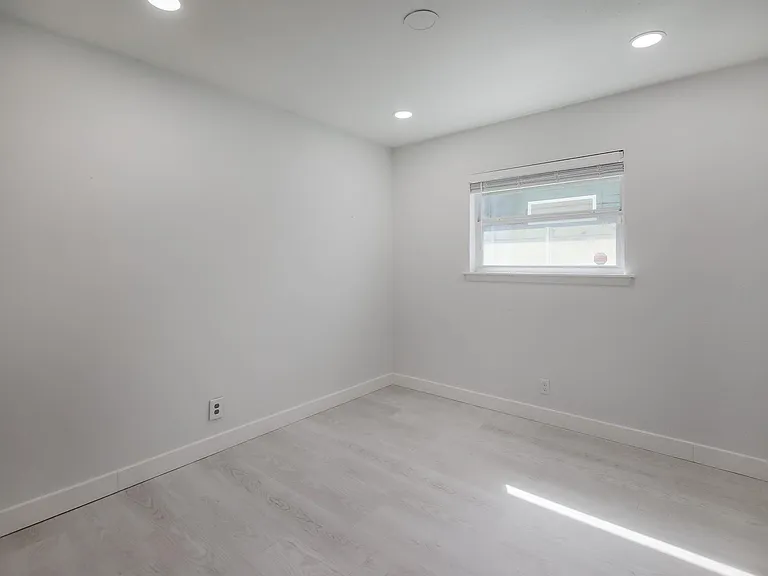 8505 Spearman Dr — Photo 10