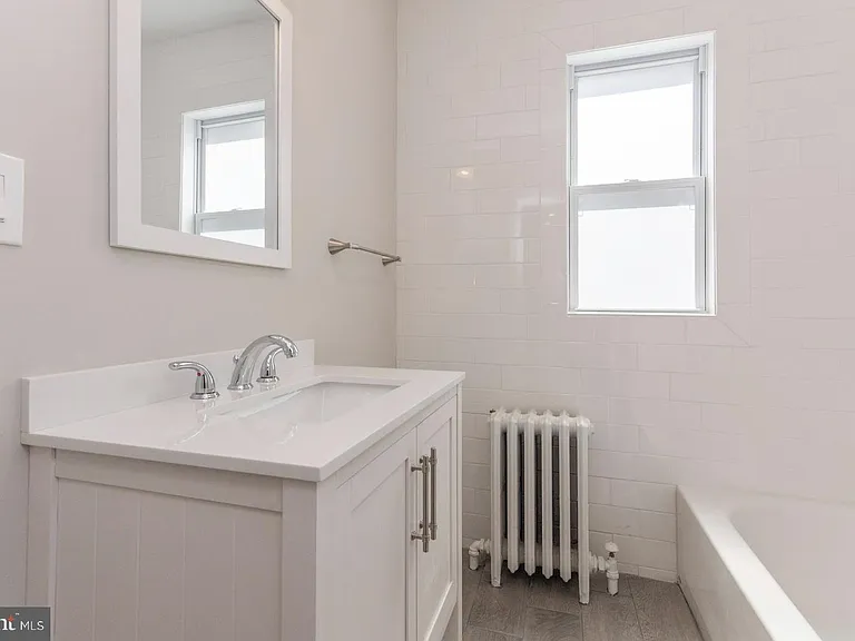 1600 W 10th St #1 — Photo 16