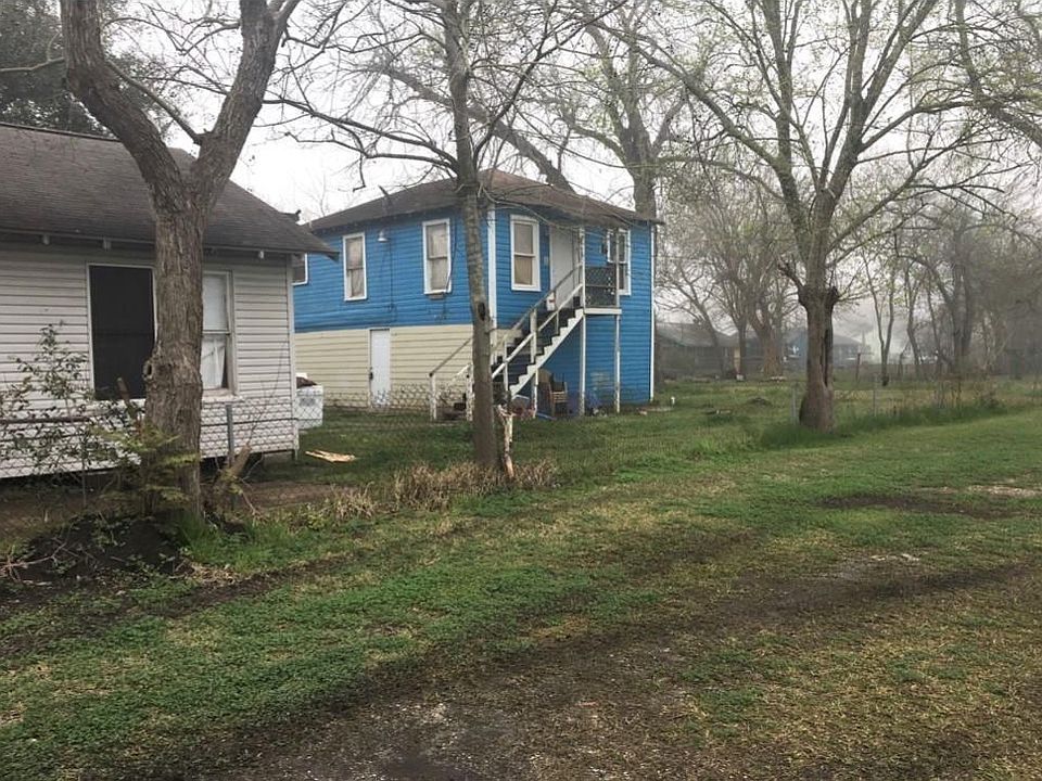 1st image of 2104 Carolina St Unit 2