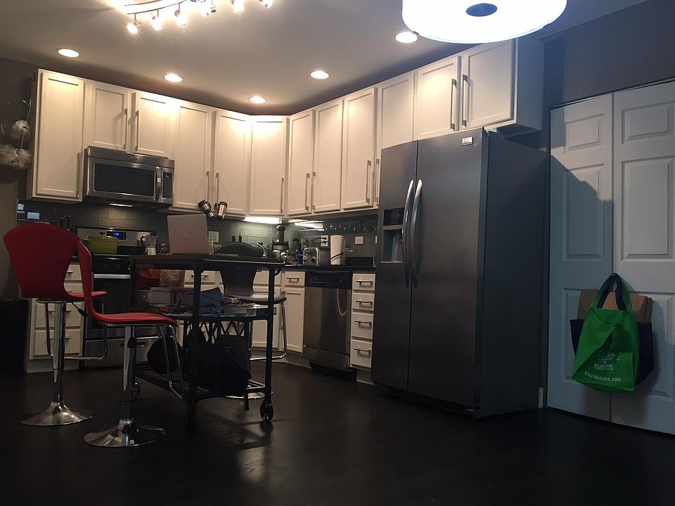 1st image of 3709 W Montrose Ave Suite 1
