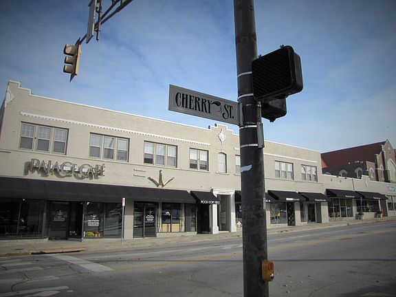 2 blocks from Cherry Street