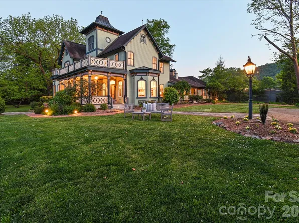 204 Lawson St, Hot Springs, NC 28743