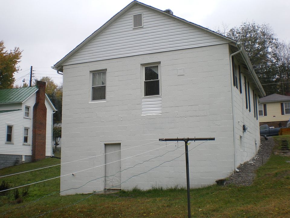 2nd image of 299 Plum St