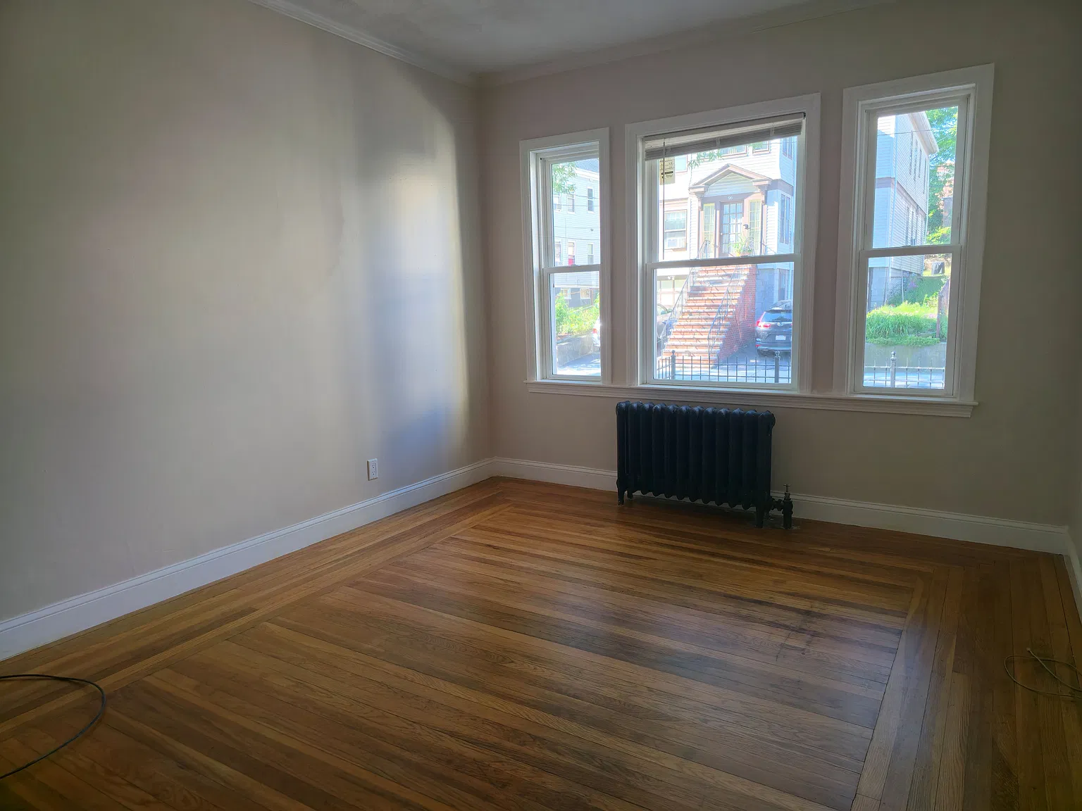 3 bed, 1100 sqft, $3,500 — Photo 2
