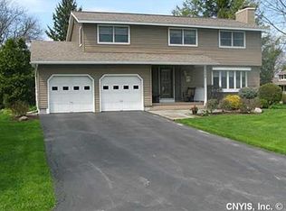 108 Hawthorne Dr, Camillus, NY 13031