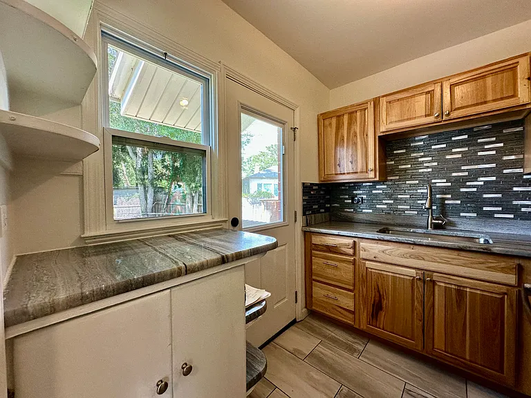 200 Brown Rd — Photo 11