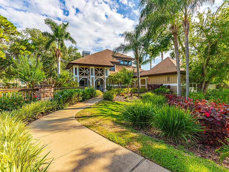 Palm Cove Apartments — Photo 91