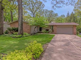 1451 Linmar Dr NE, Cedar Rapids, IA 52402