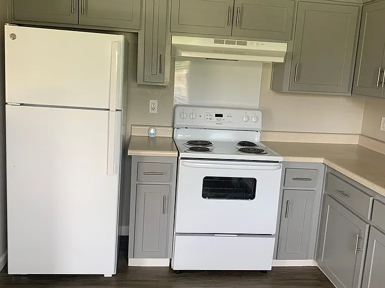 Dry Creek Apartments — Photo 20