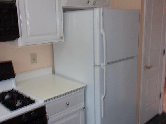 3rd image of 6916 Fairfax Dr Unit 218